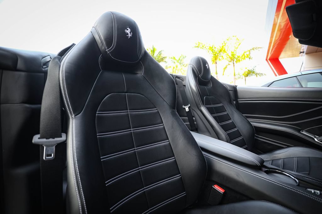 Used 2015 Ferrari California T RWD image 51