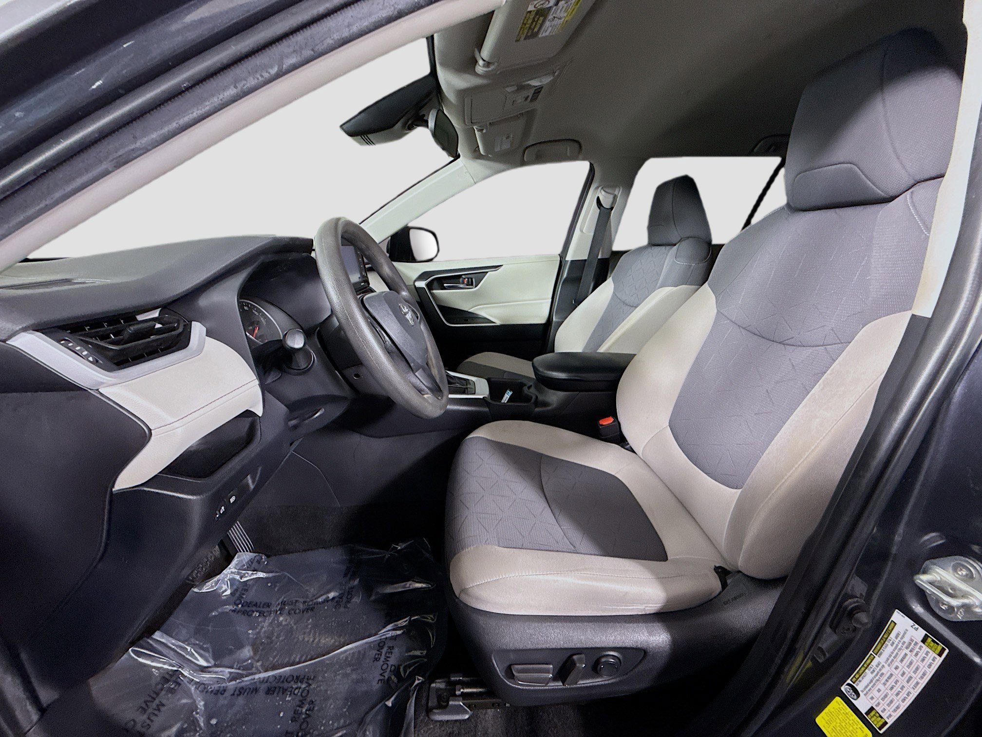 Used 2022 Toyota RAV4 XLE image 22