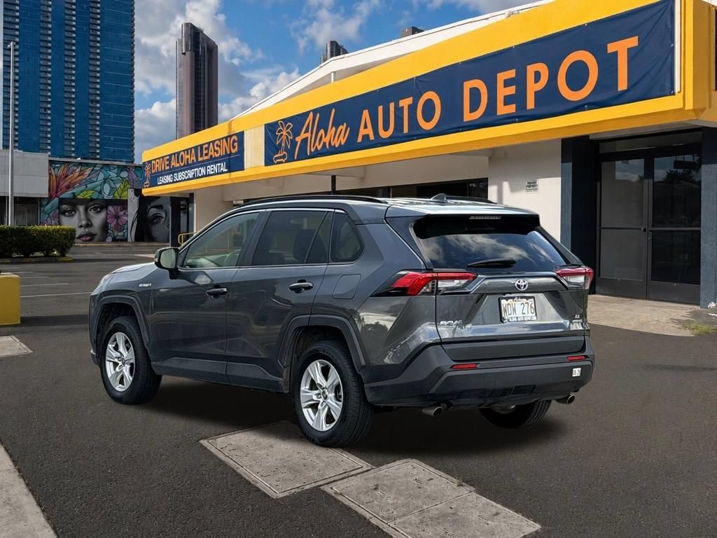 Used 2021 Toyota RAV4 LE AWD/4WD image 3