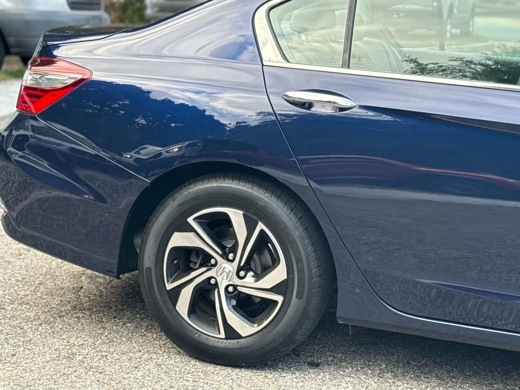 Used 2016 Honda Accord LX image 9