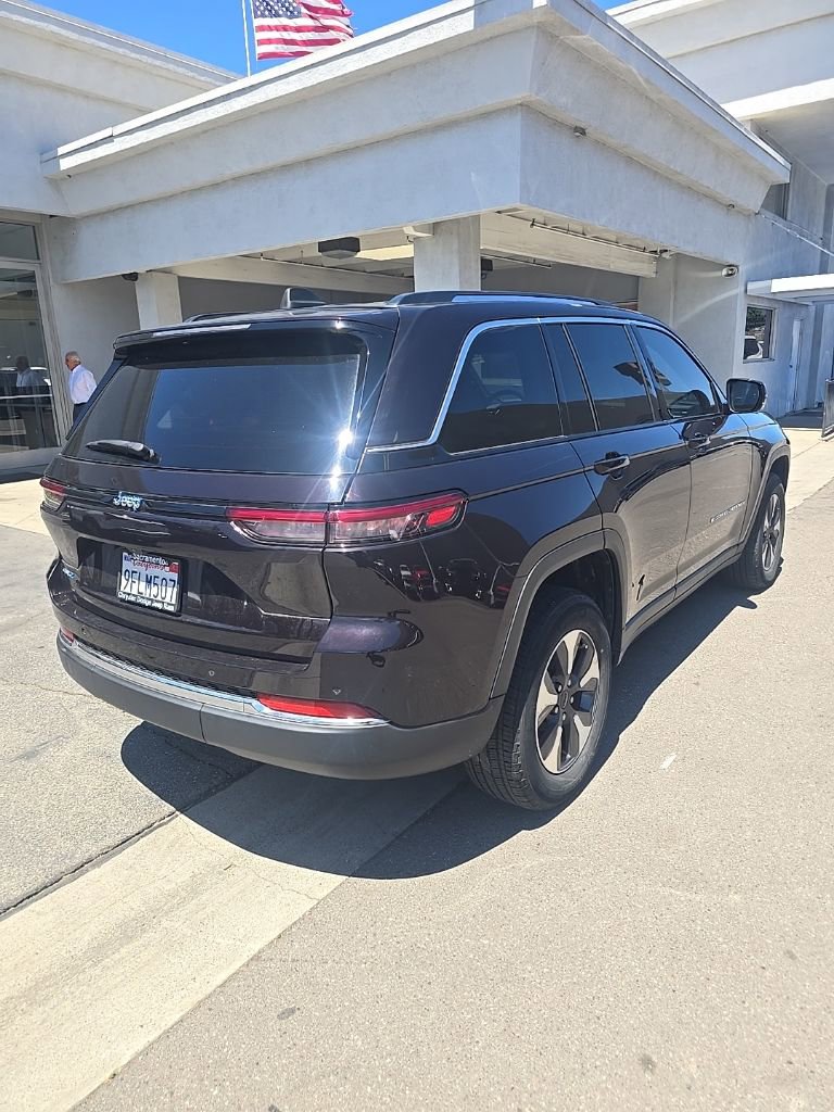 Used 2022 Jeep Grand Cherokee Limited 4xe AWD/4WD image 3