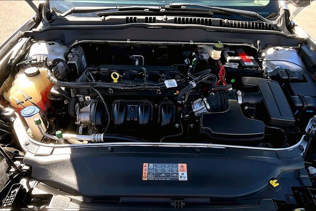 Used 2017 Ford Fusion SE w/ Equipment Group 201A image 11