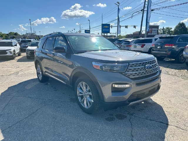 Used 2023 Ford Explorer Limited w/ Equipment Group 301A AWD/4WD image 13