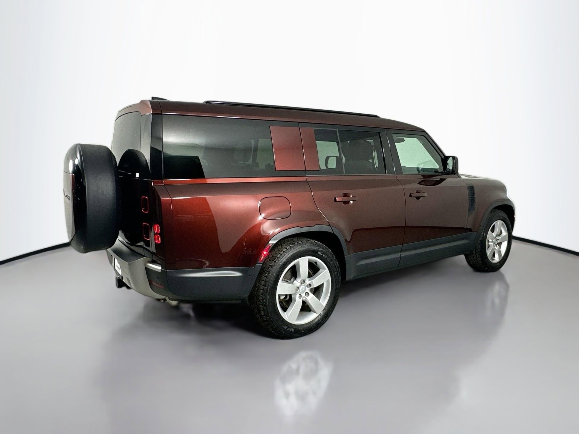 Certified 2025 Land Rover Defender 130 S image 5