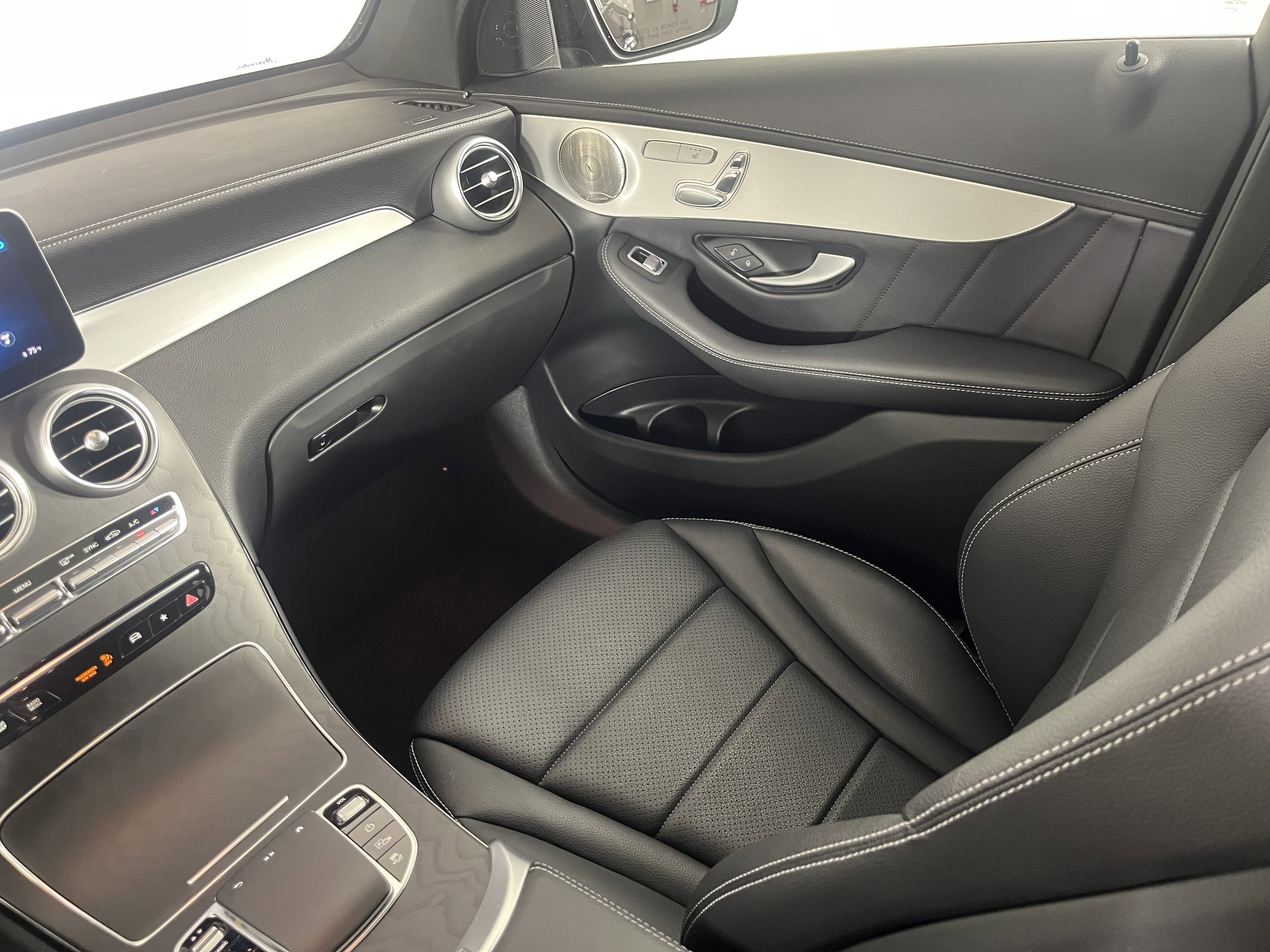 Used 2023 Mercedes-Benz GLC 300 4MATIC Coupe image 11