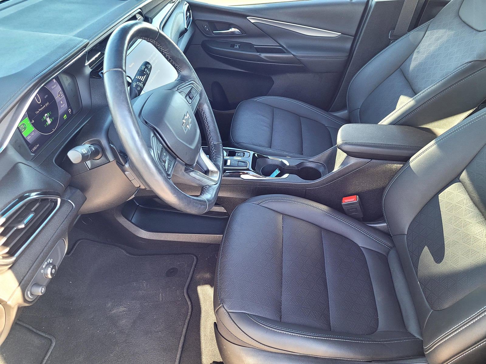 Used 2023 Chevrolet Bolt LT w/ Infotainment Package image 12