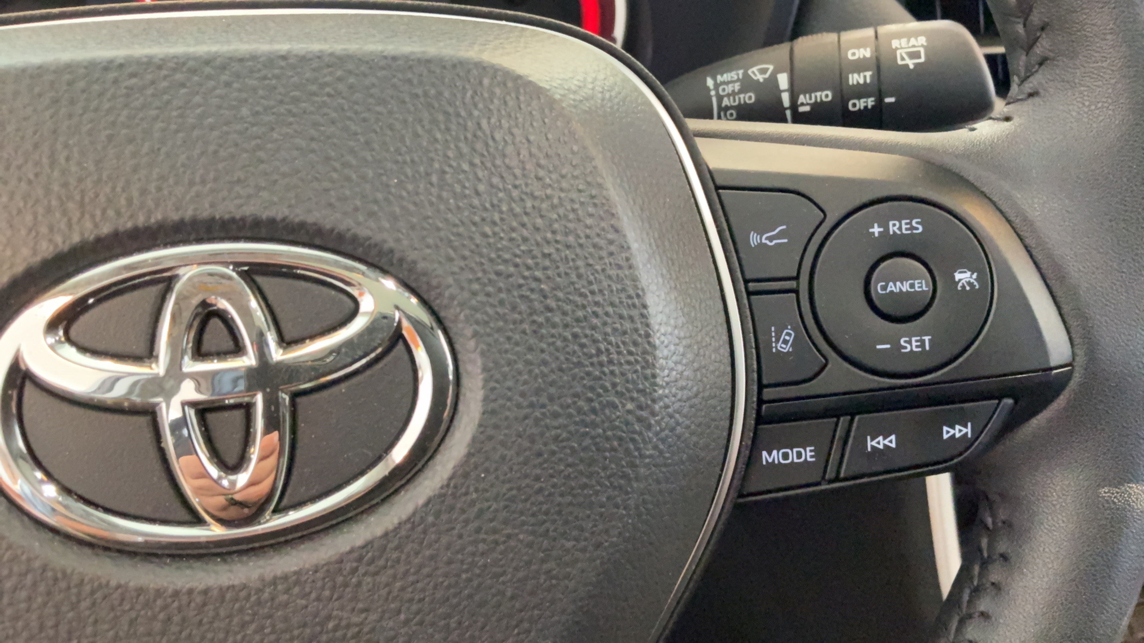 Used 2025 Toyota RAV4 XLE Premium w/ Weather Package AWD/4WD image 16