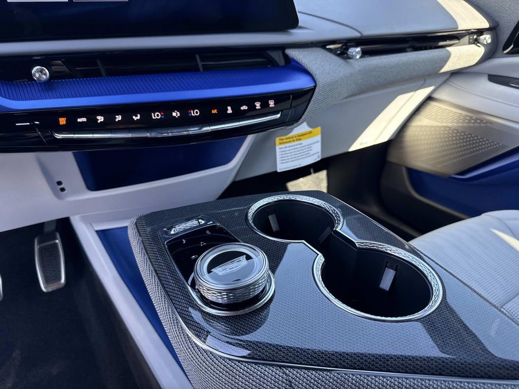 New 2026 Cadillac Optiq Luxury 2 image 25