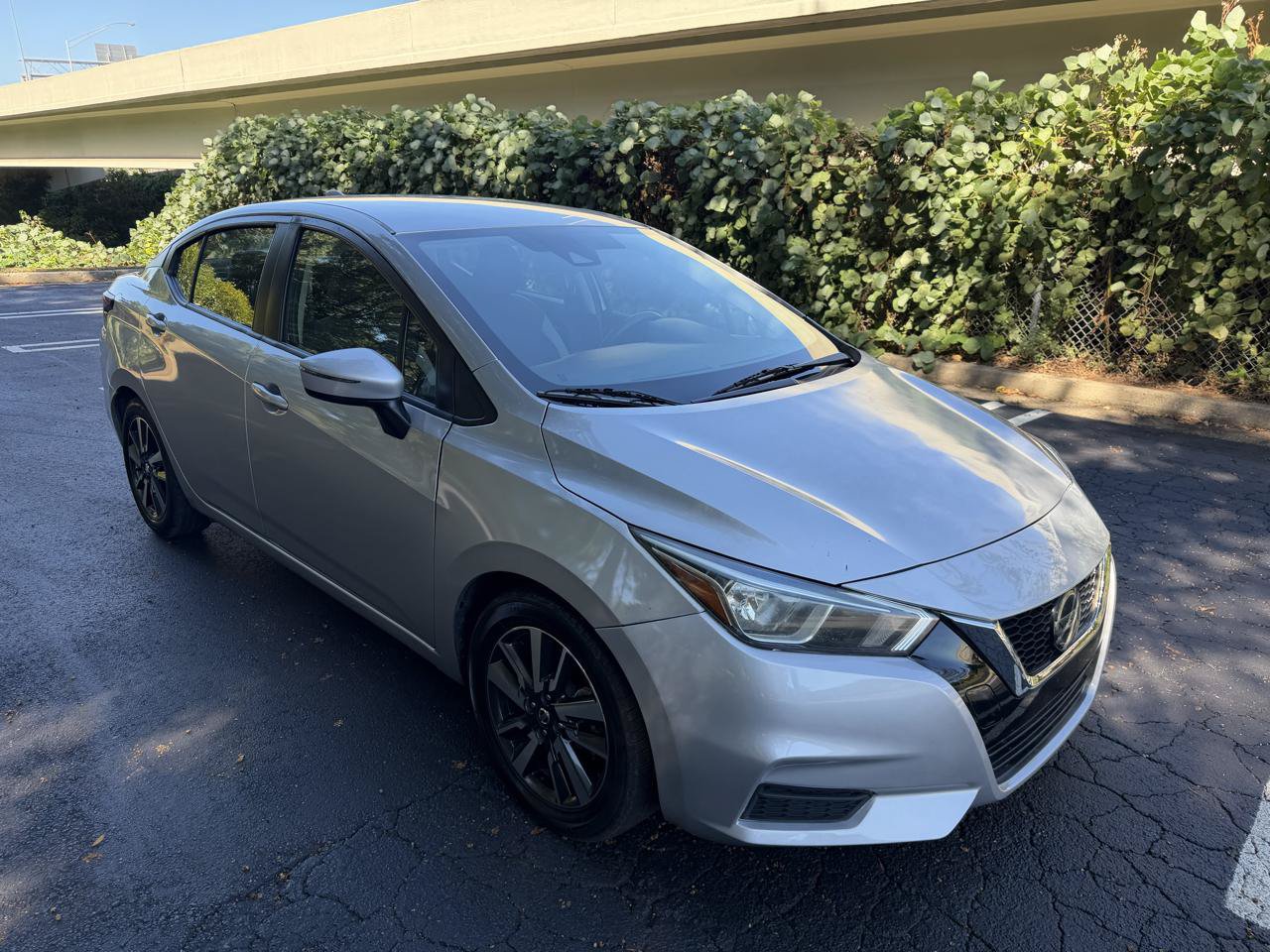 Used 2021 Nissan Versa SV FWD image 3