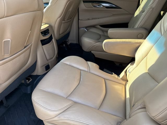 Used 2018 Cadillac Escalade ESV Platinum AWD/4WD image 18
