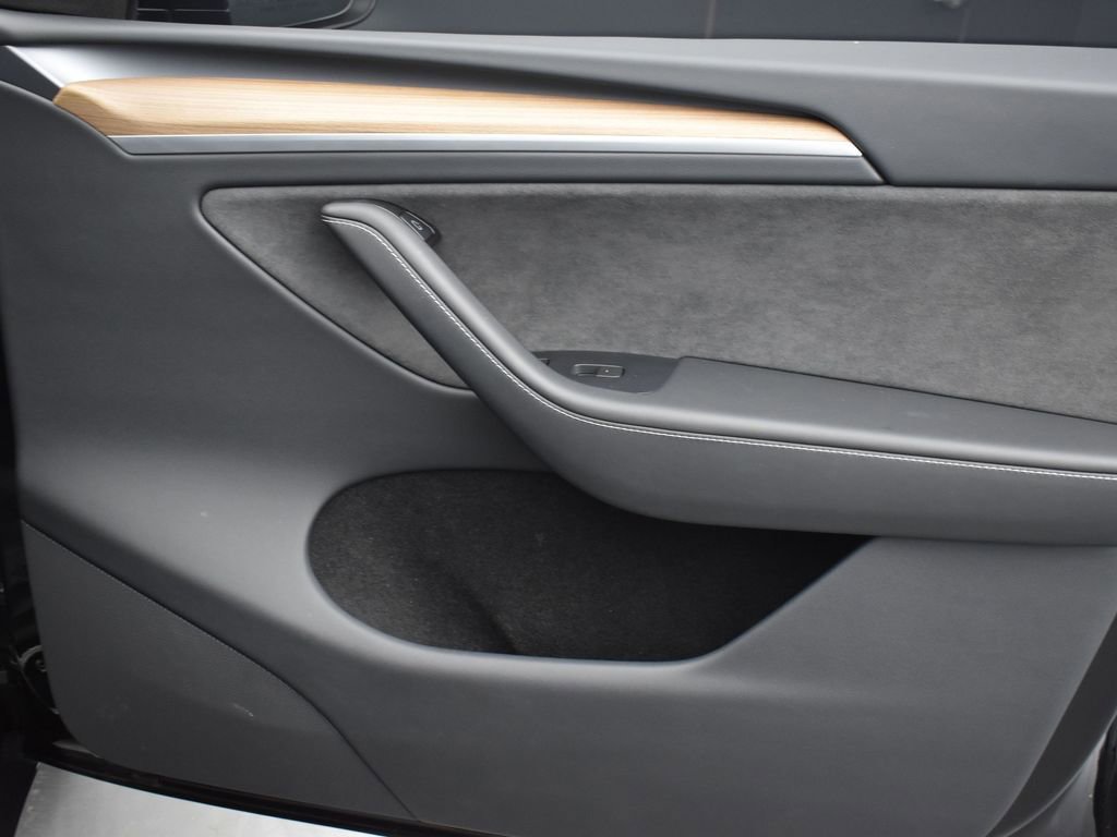 Used 2024 Tesla Model Y Performance AWD/4WD image 19