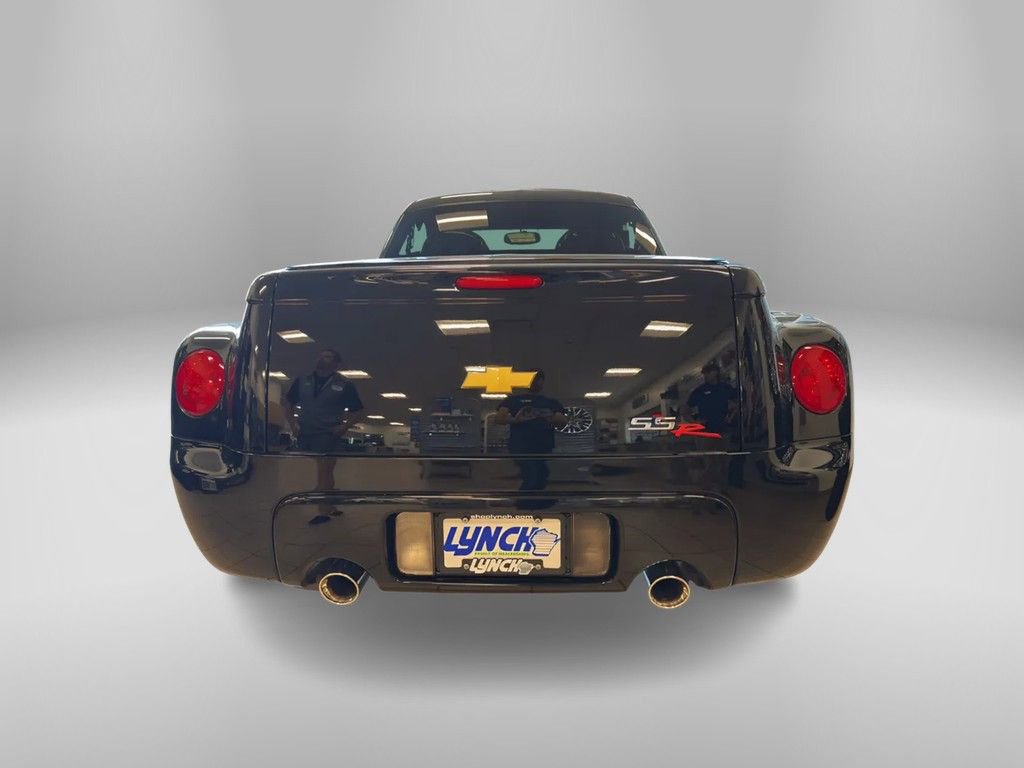 Used 2006 Chevrolet SSR w/ Preferred Equipment Group image 4