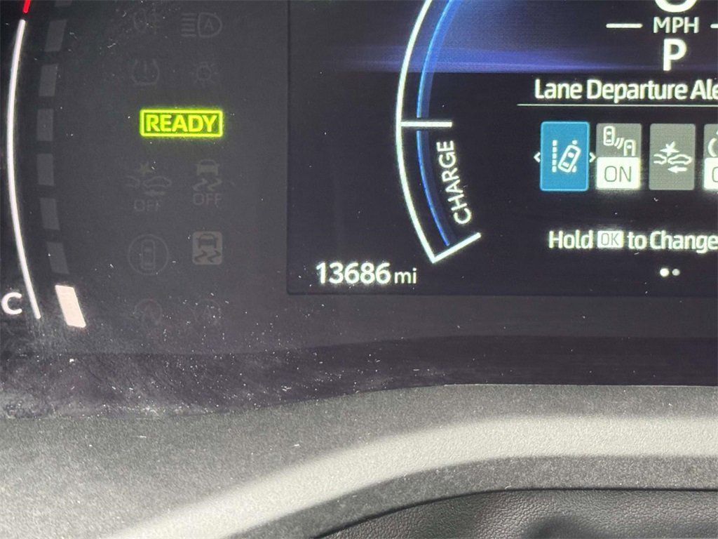 Used 2025 Toyota Camry SE image 13