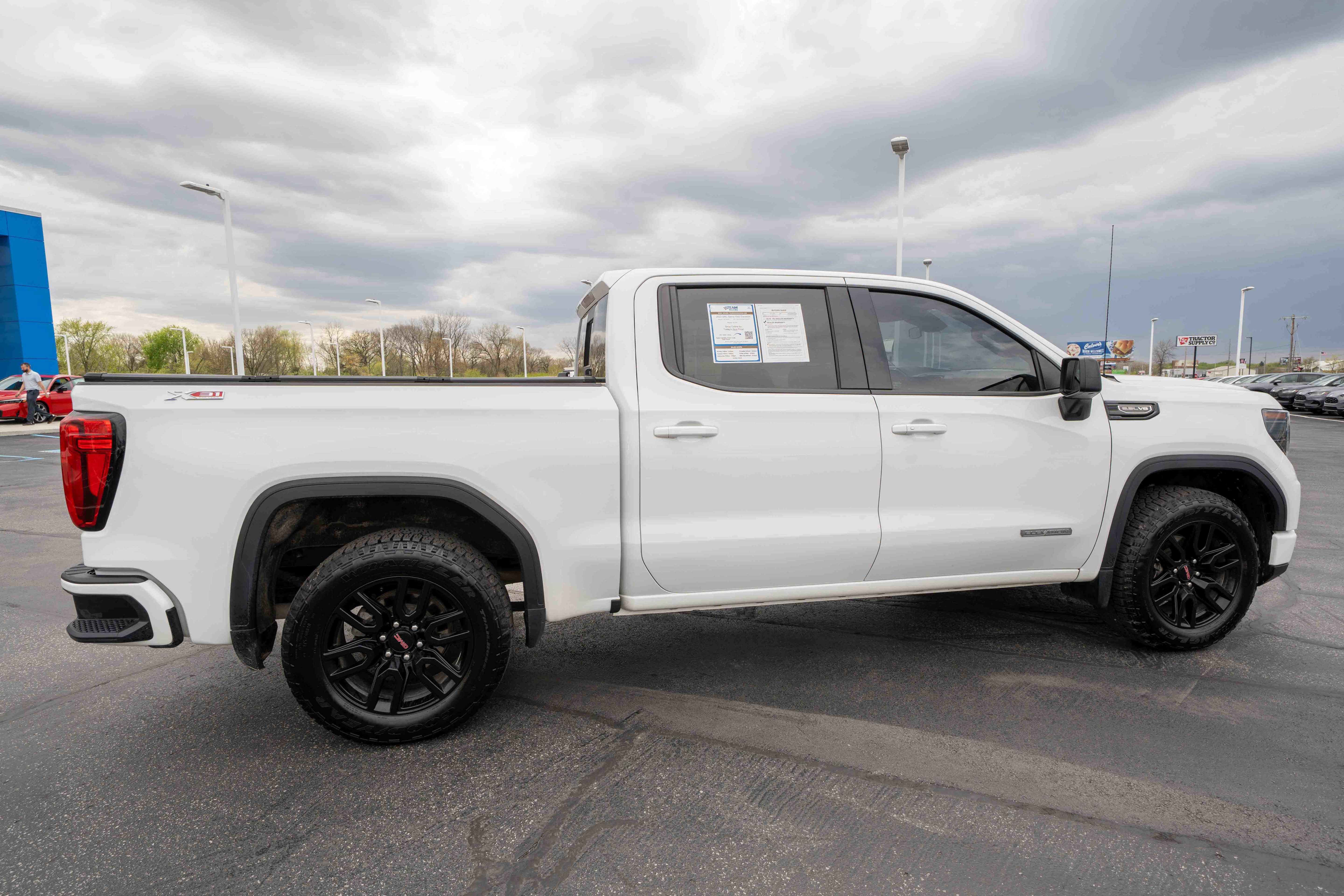 Used 2023 GMC Sierra 1500 Elevation w/ Preferred Package AWD/4WD image 6