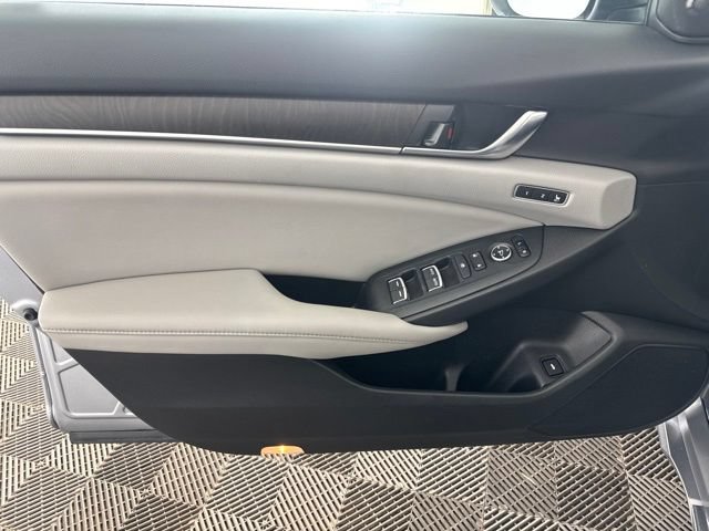Used 2018 Honda Accord Touring image 21