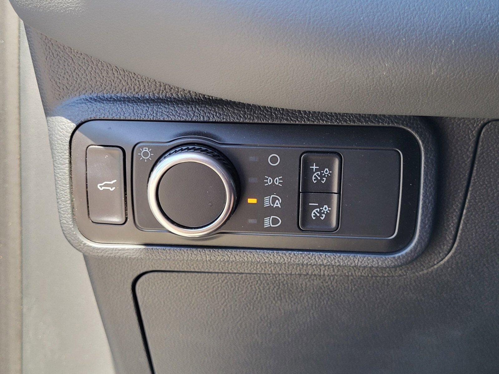 Certified 2025 Ford Explorer Active image 23