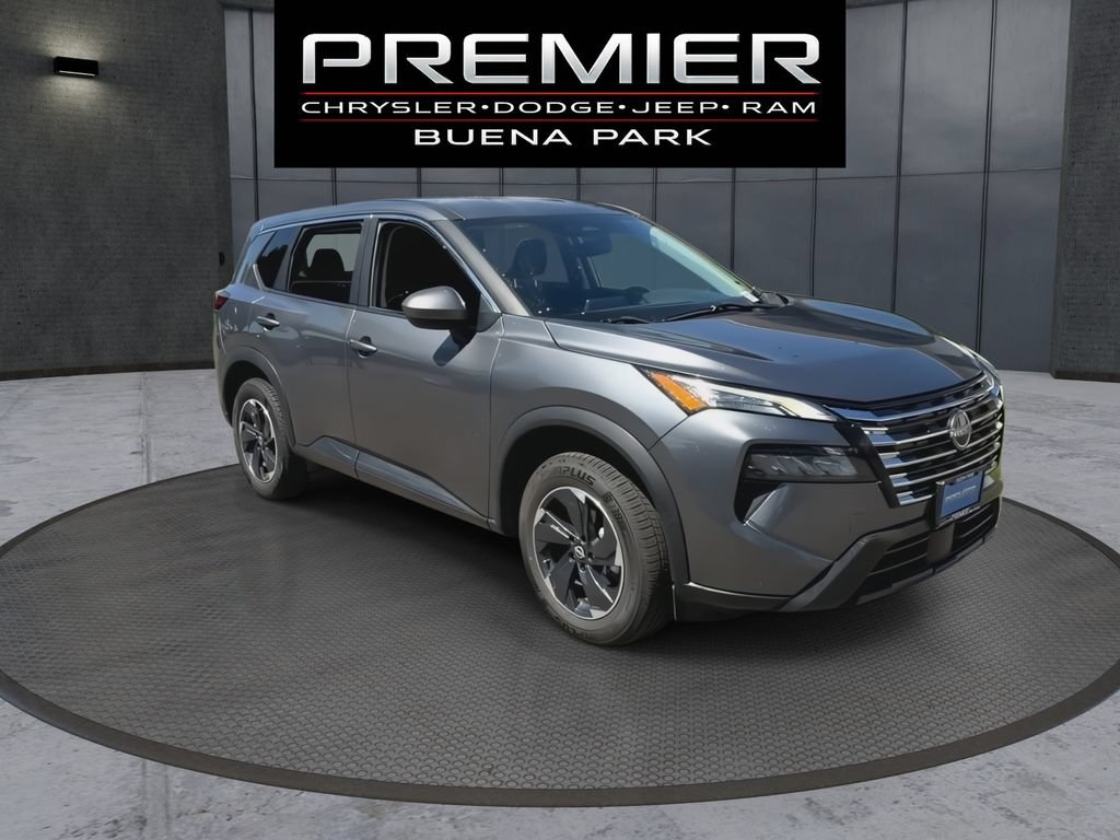 Used 2024 Nissan Rogue SV AWD/4WD image 2