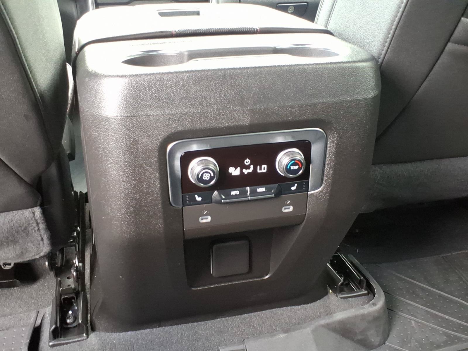 Certified 2024 Chevrolet Suburban RST w/ Luxury Package AWD/4WD image 11