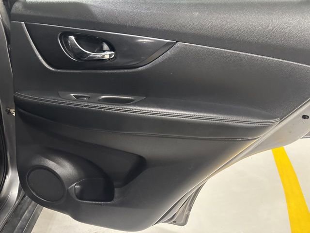 Used 2017 Nissan Rogue S image 30