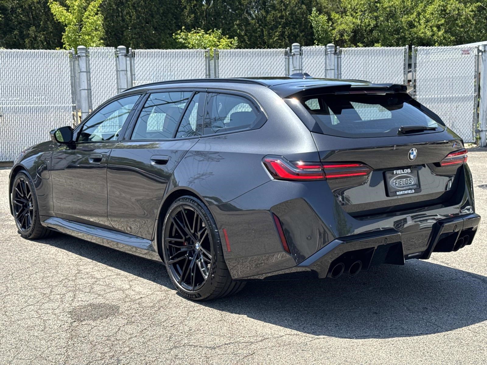 Used 2026 BMW M5 Touring AWD/4WD image 9