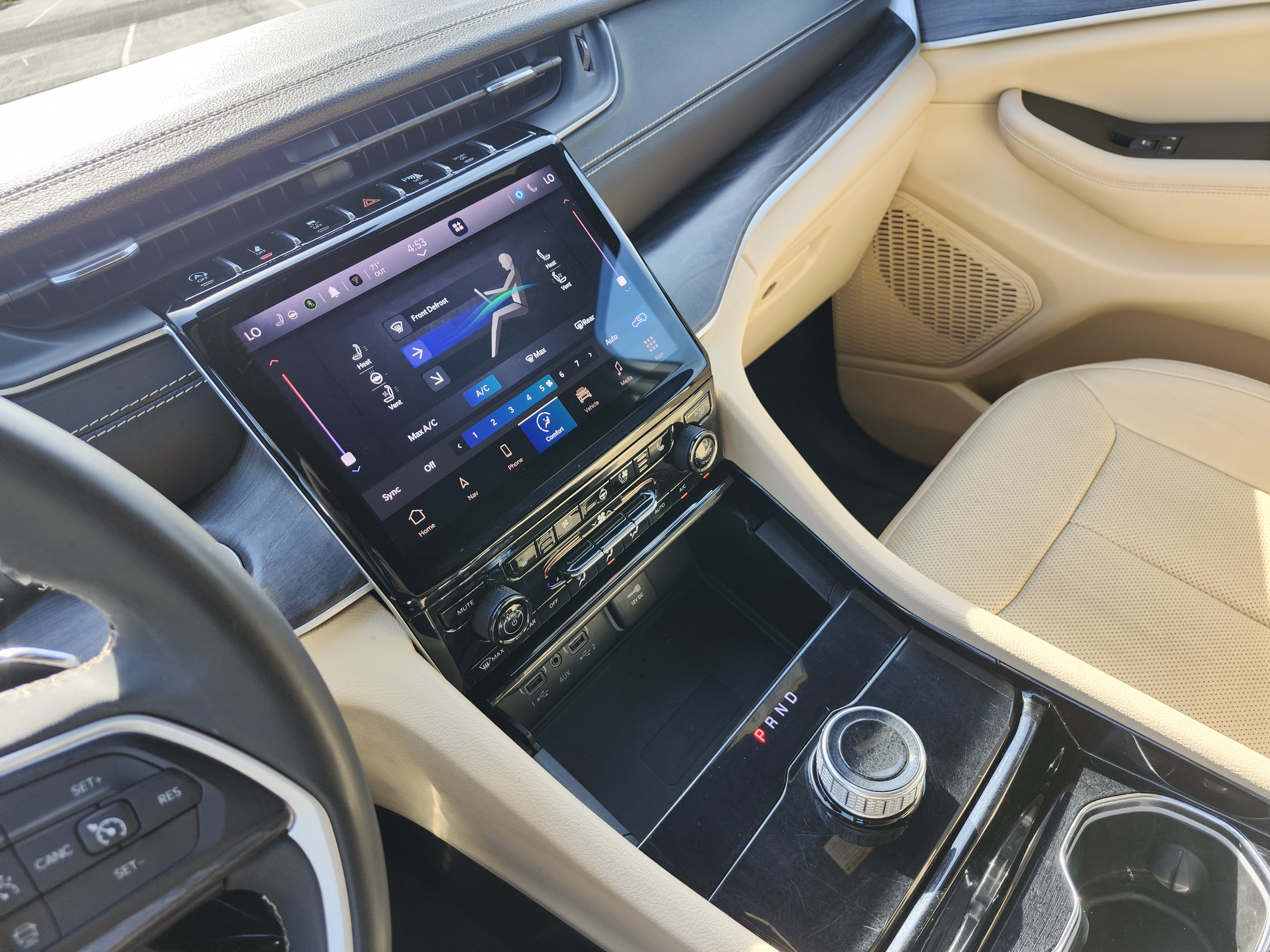 Used 2023 Jeep Grand Cherokee Limited w/ Luxury Tech Group II RWD image 32
