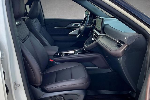 Used 2025 Ford Explorer Platinum w/ Ultimate Package image 6