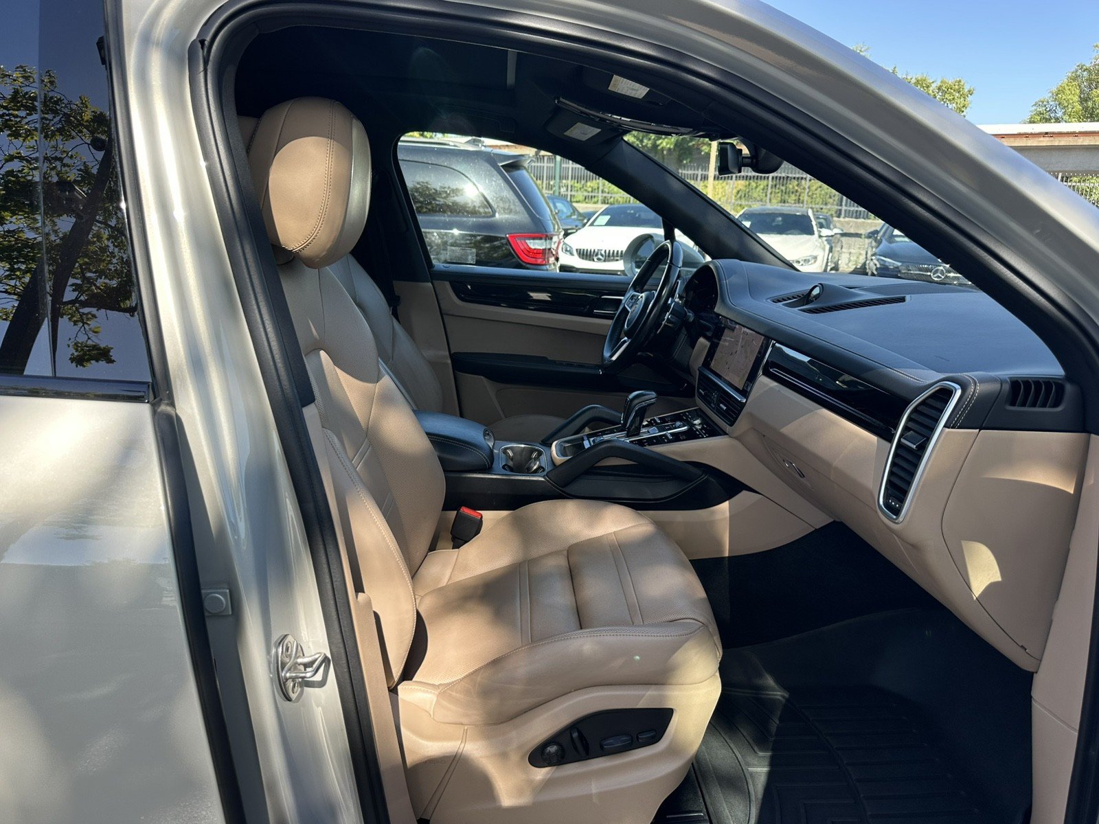 Used 2023 Porsche Cayenne S AWD/4WD image 19