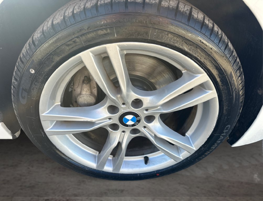 Used 2017 BMW 330i xDrive Sedan AWD/4WD image 17