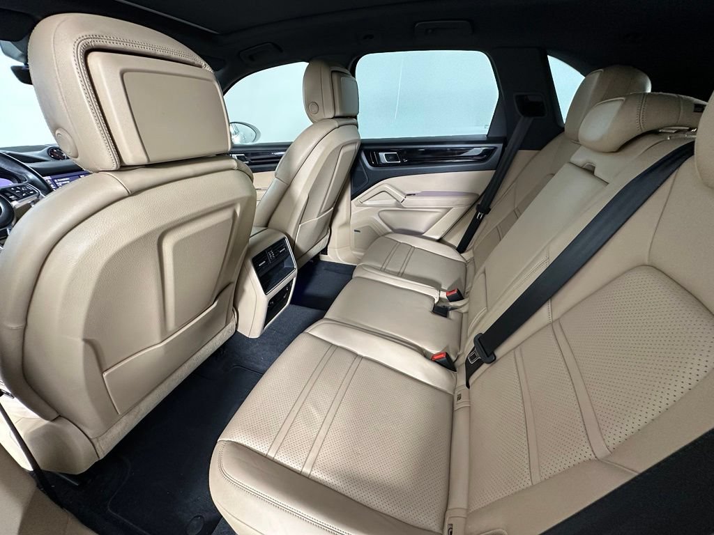 Certified 2021 Porsche Cayenne AWD/4WD image 36