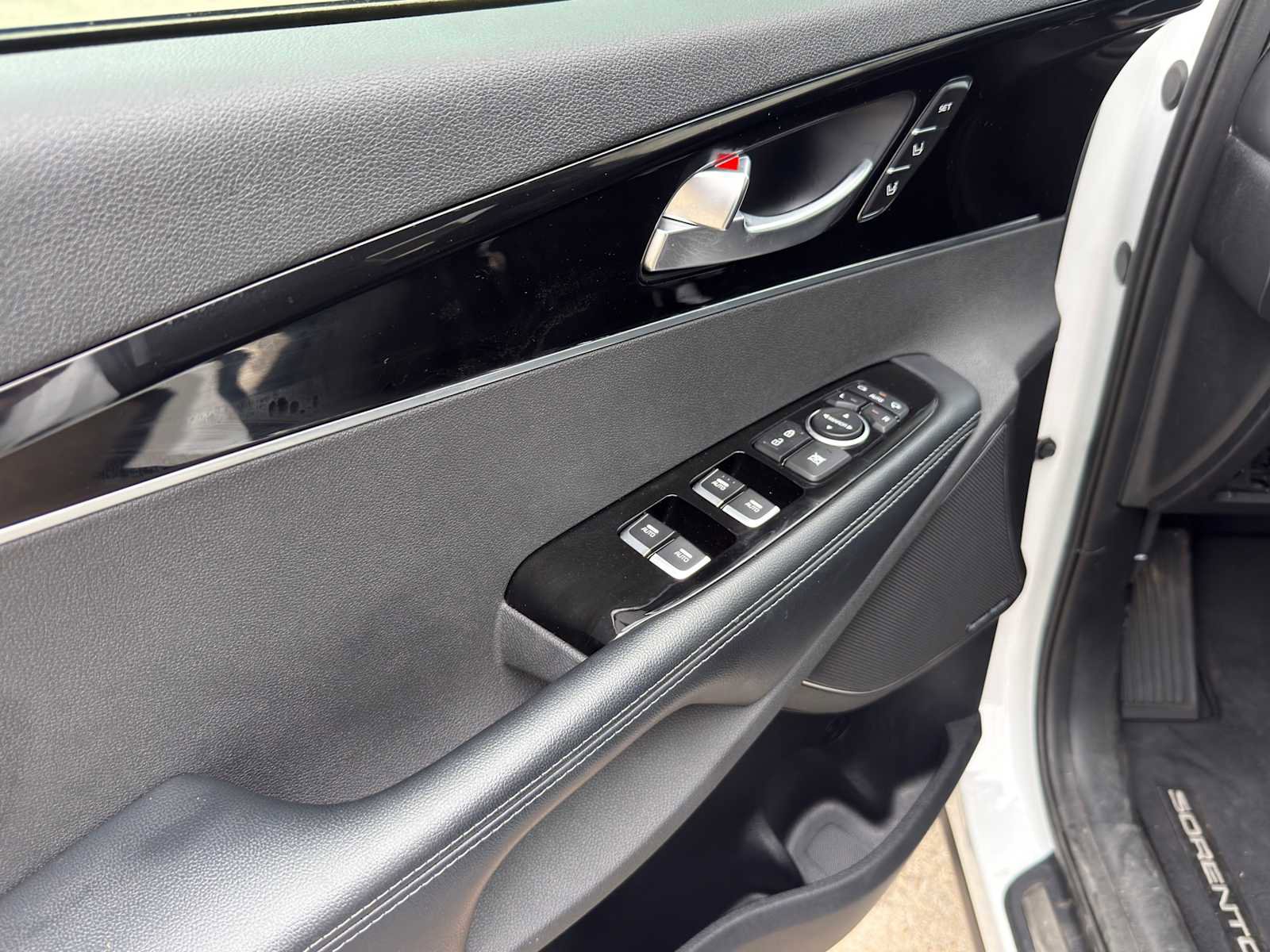 Used 2019 Kia Sorento SX w/ SX Touring Package FWD image 19