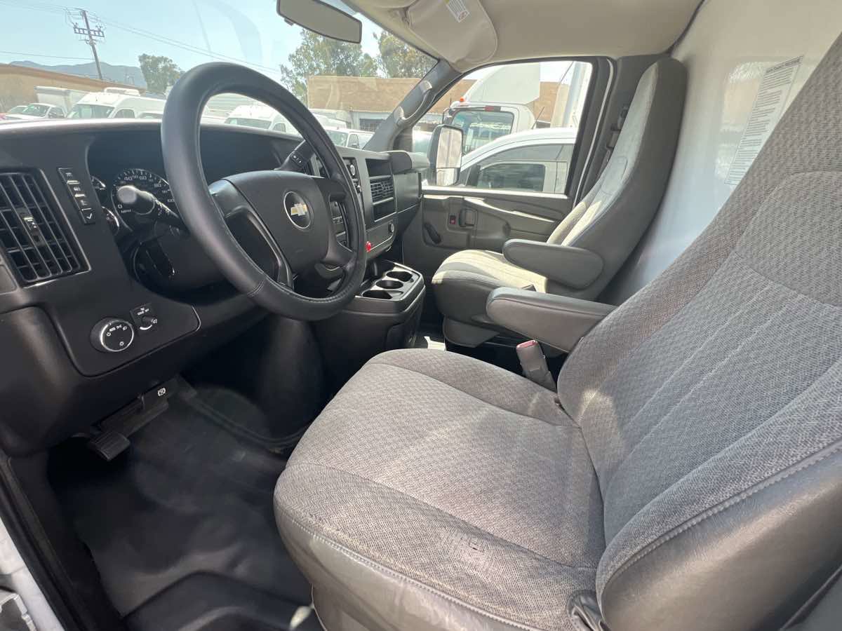 Used 2013 Chevrolet Express 3500 w/ Chrome Appearance Package image 12