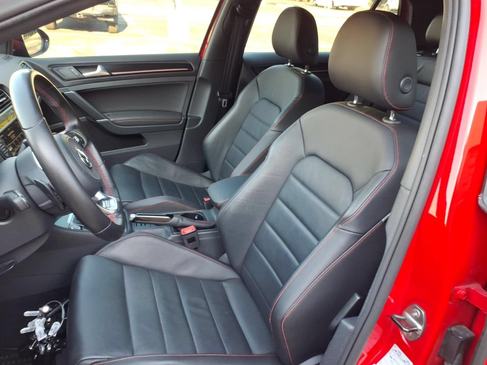 Used 2017 Volkswagen GTI SE FWD image 16