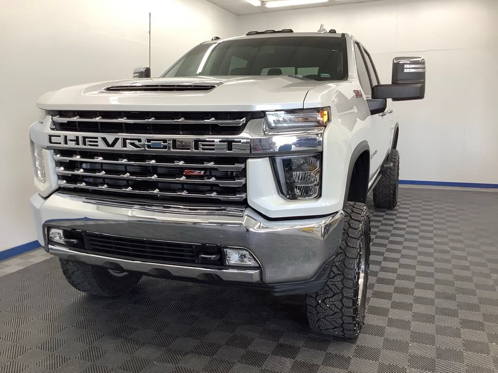 Used 2023 Chevrolet Silverado 2500 LTZ AWD/4WD image 2