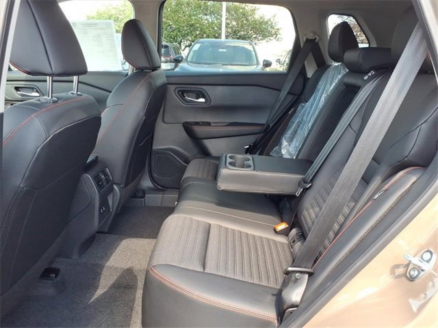 New 2026 Nissan Rogue Rock Creek image 6