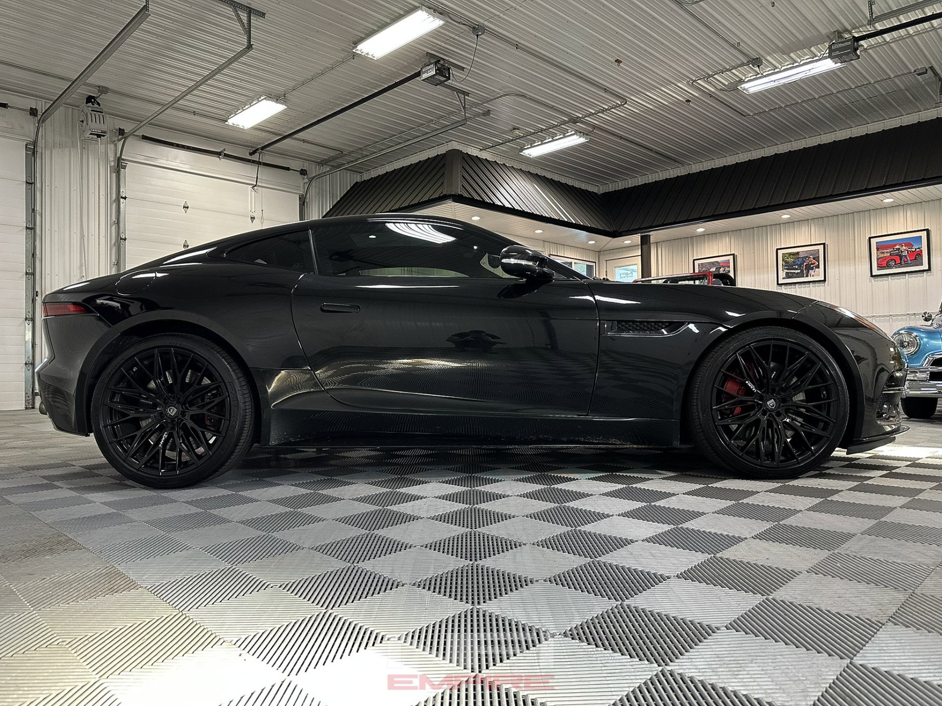 Used 2018 Jaguar F-TYPE R AWD/4WD image 17