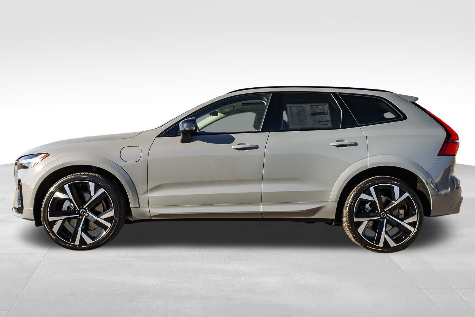 New 2026 Volvo XC60 T8 Ultra AWD/4WD image 8