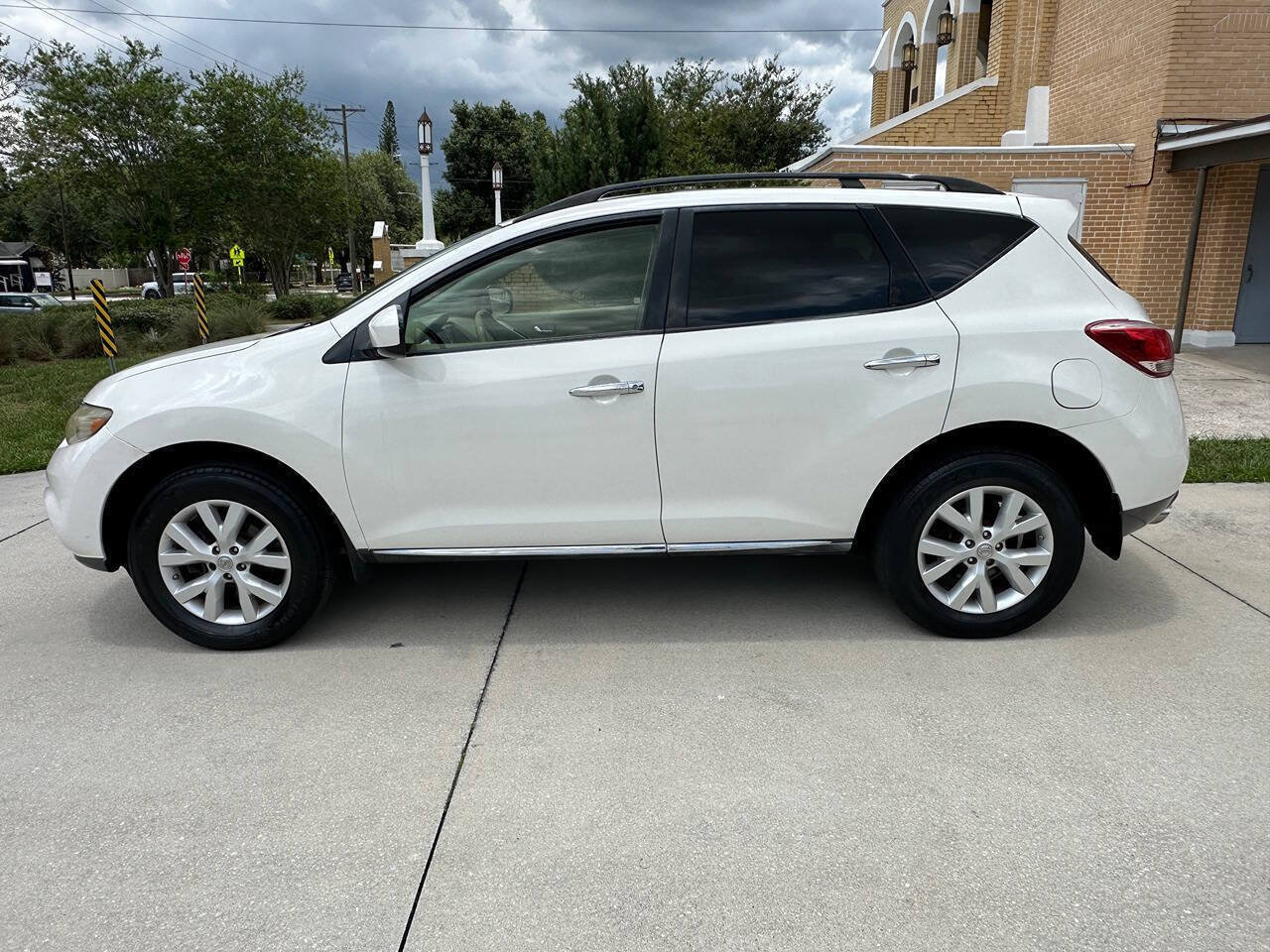 Used 2013 Nissan Murano SV FWD image 9