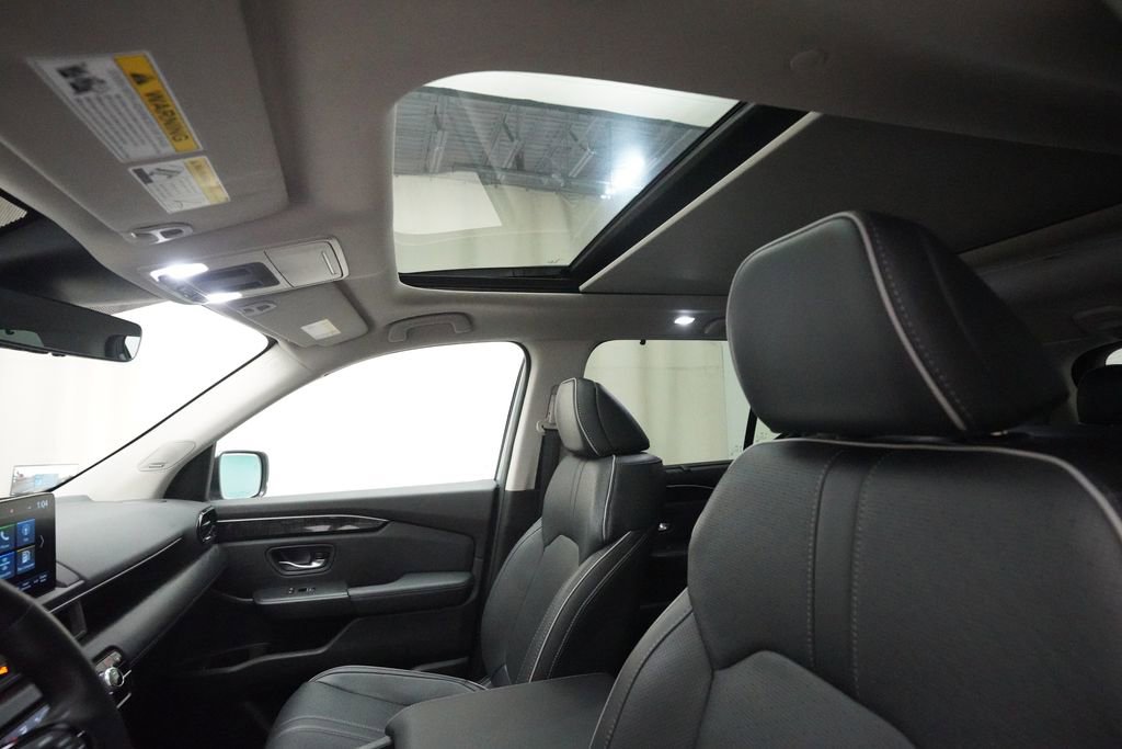 Certified 2024 Honda Pilot Elite image 33