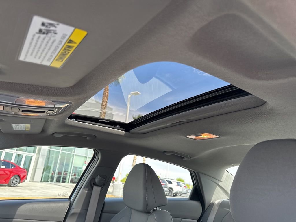 Used 2025 Hyundai Elantra SEL image 15