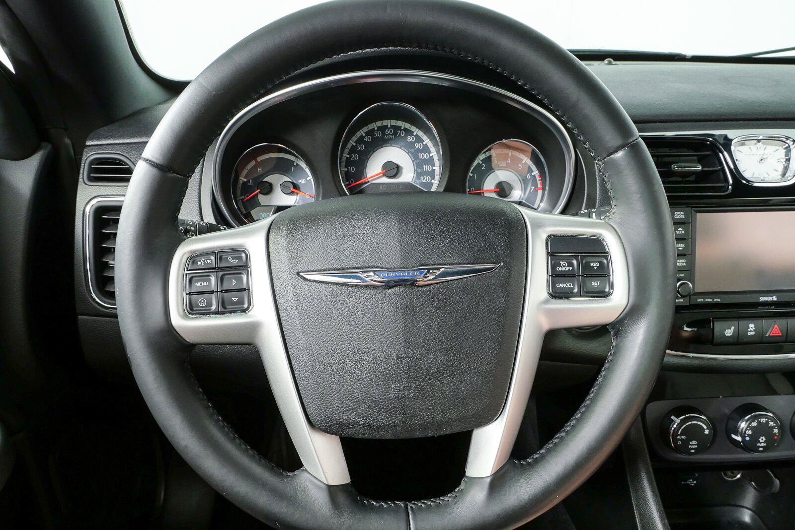 Used 2013 Chrysler 200 Limited FWD image 10