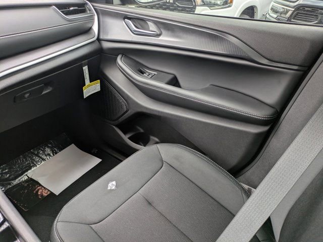 New 2025 Jeep Grand Cherokee L Laredo image 15