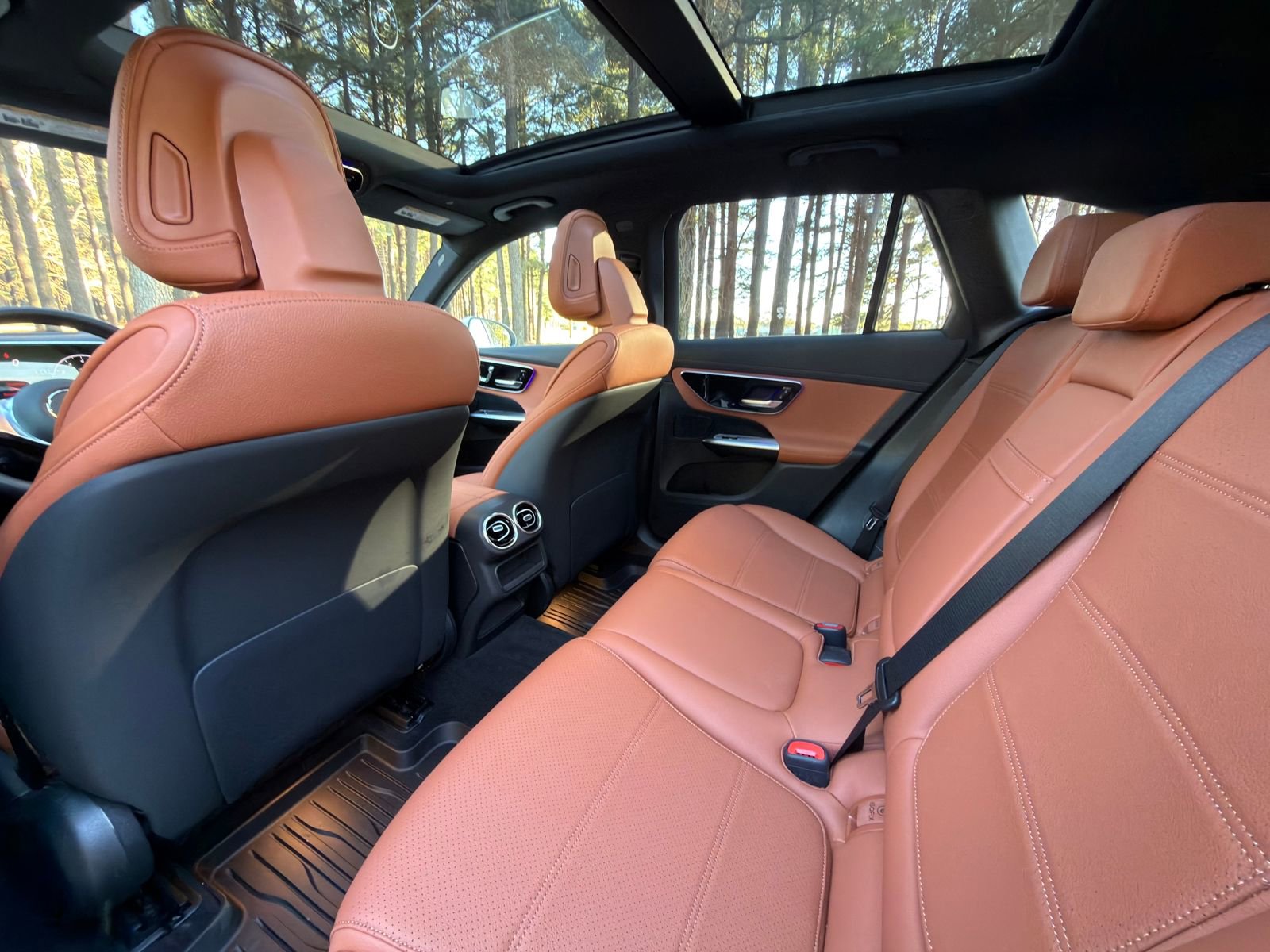 Used 2024 Mercedes-Benz GLC 300 image 14