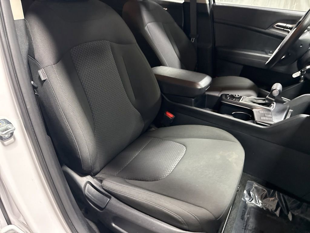 Used 2025 Kia Sportage LX image 9