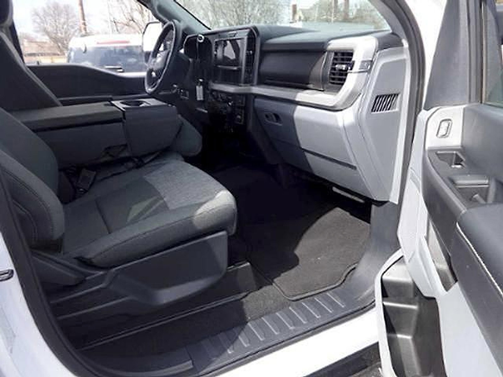 Used 2025 Ford F350 XLT image 13