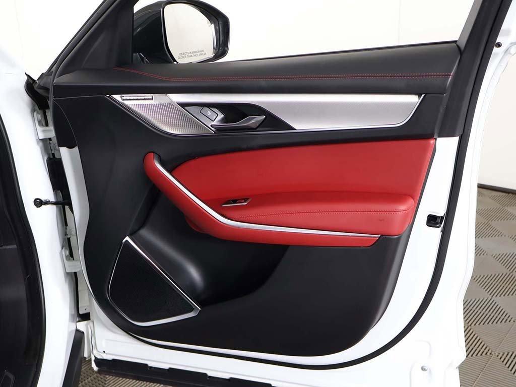 Used 2023 Jaguar F-PACE R-Dynamic S image 27