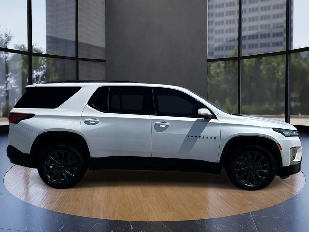 Used 2023 Chevrolet Traverse RS AWD/4WD image 2