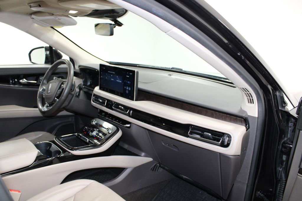 Used 2022 Lincoln Nautilus Reserve w/ Equipment Group 201A image 29
