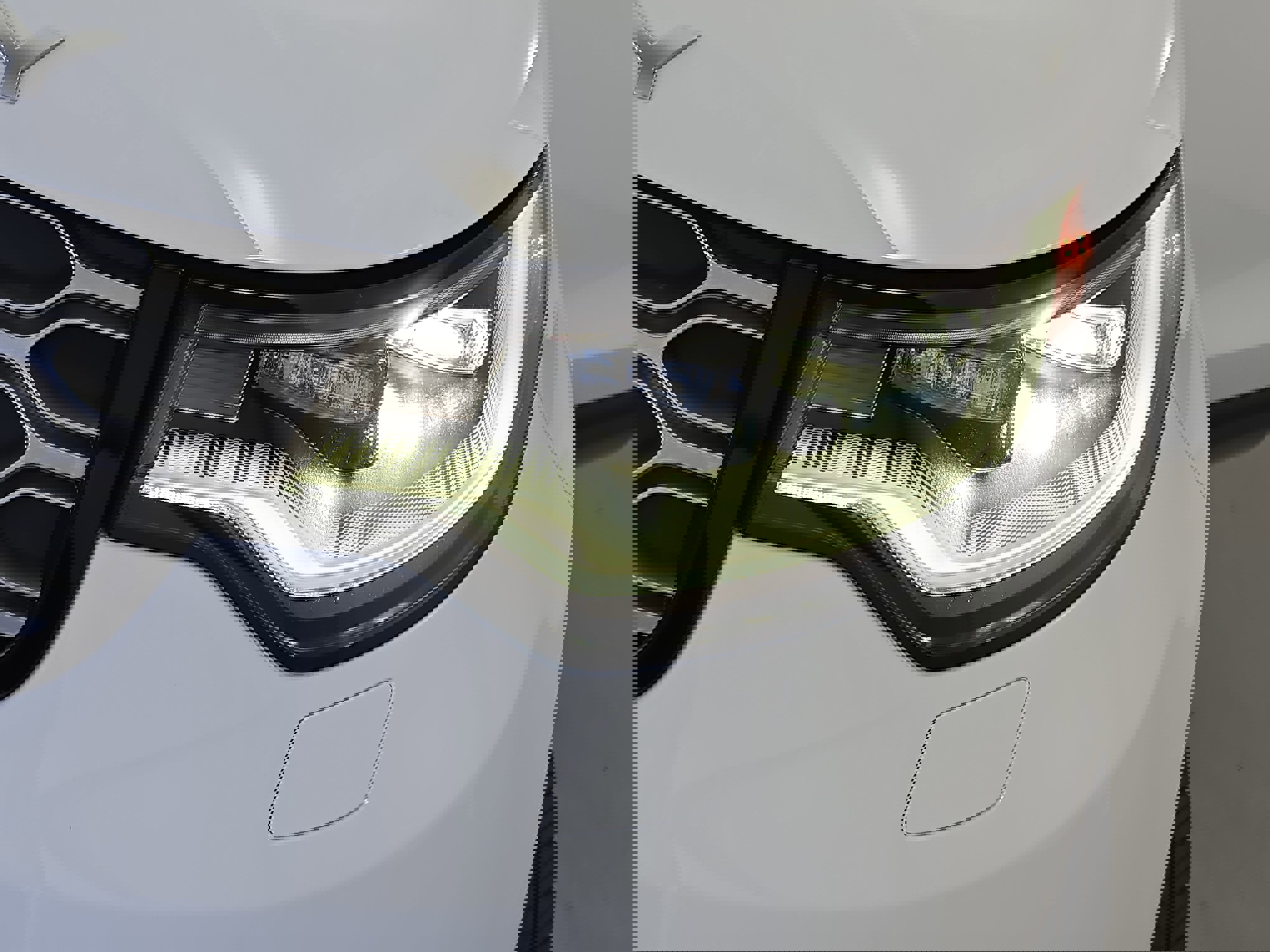 Used 2024 Land Rover Discovery Metropolitan Edition image 33