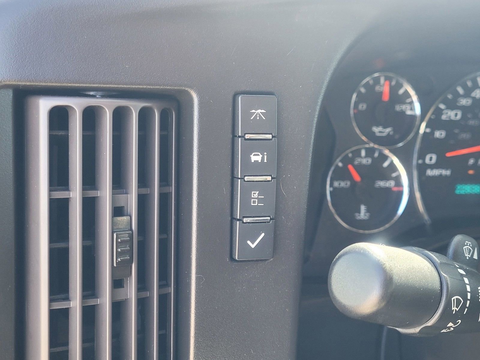 Used 2023 GMC Savana 2500 w/ Driver Convenience Package image 19