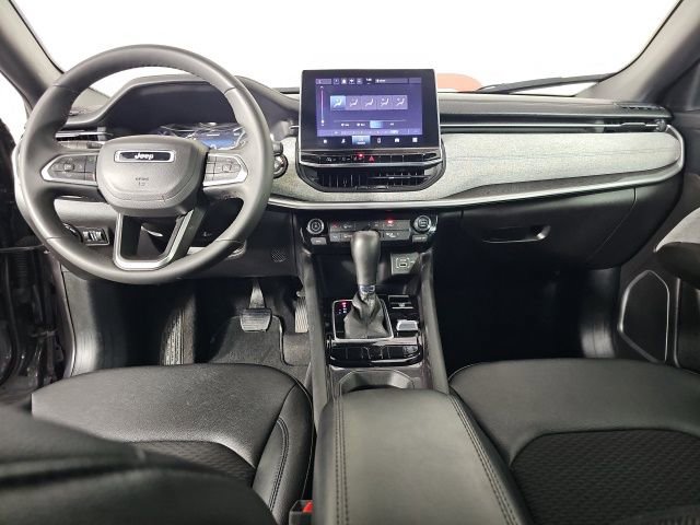 Certified 2024 Jeep Compass Latitude image 13